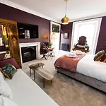 Skeldale House 'all Creatures Great & Small' Luxury & In Askrigg, Yorkshire Dales Aparthotel Askrigg